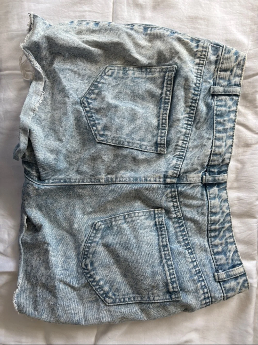 refuge Light Wash Distressed Denim Shorts - Picture 4 of 7